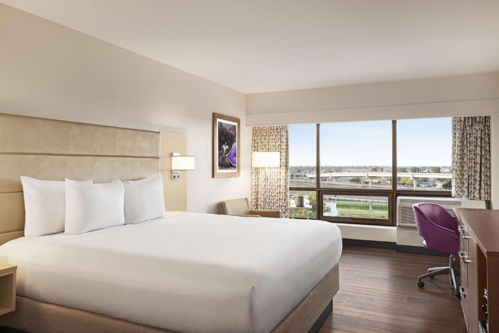 DoubleTree by Hilton New Orleans Airport photo 2