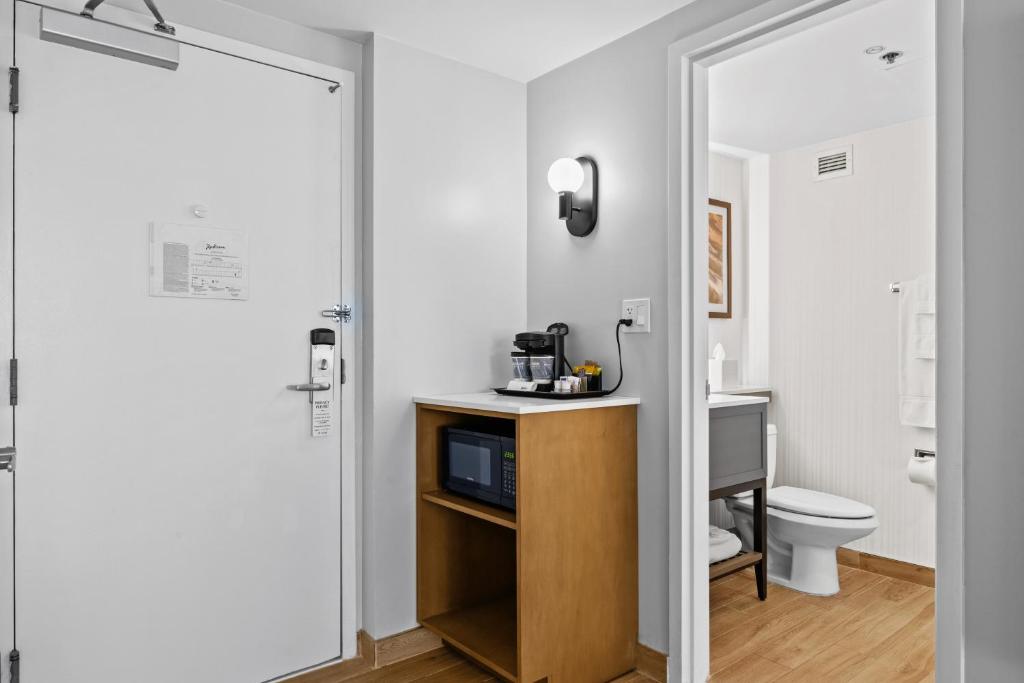 DoubleTree by Hilton New York JFK Airport photo 2