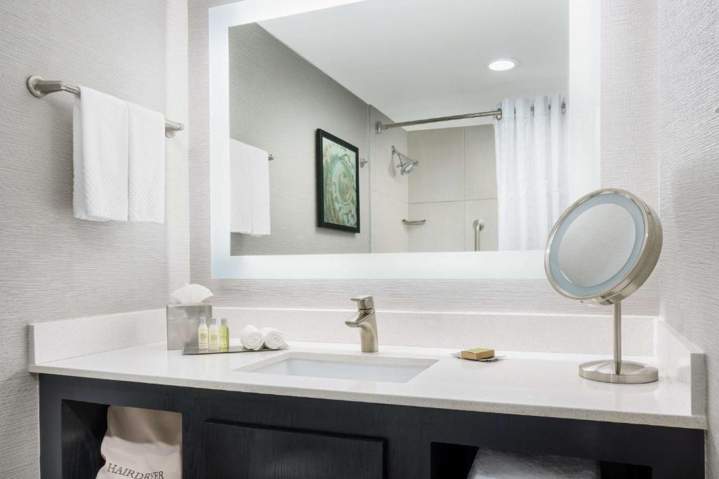 DoubleTree by Hilton Orlando Airport Hotel photo 3