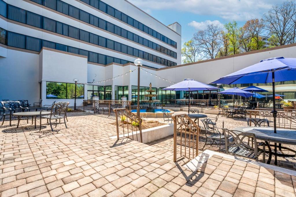 DoubleTree by Hilton South Charlotte Tyvola photo 3