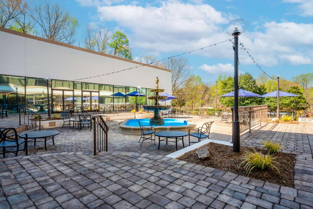DoubleTree by Hilton South Charlotte Tyvola photo 4