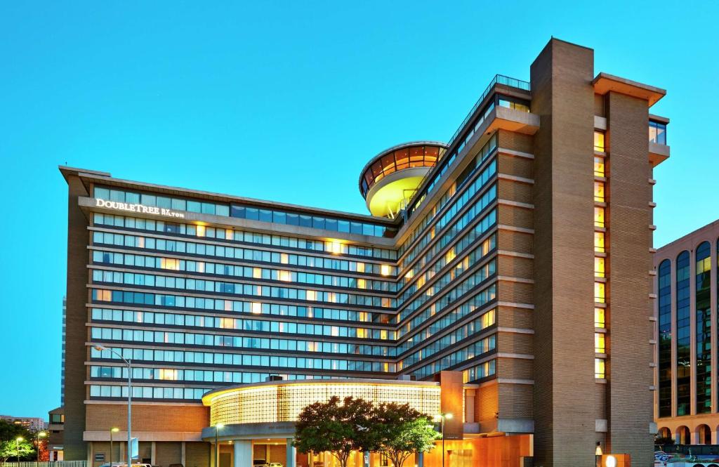DoubleTree by Hilton Washington DC โ Crystal City, photo 1