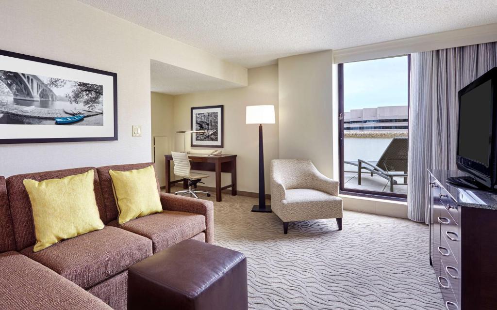 DoubleTree by Hilton Washington DC – Crystal City photo 3