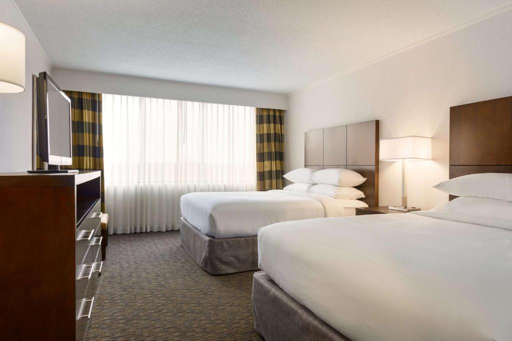 Embassy Suites by Hilton Baltimore at BWI Airport photo 2