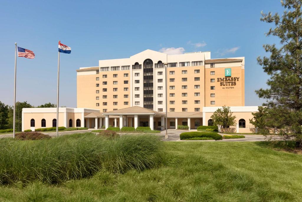 Embassy Suites by Hilton Kansas City International Airport, photo 1