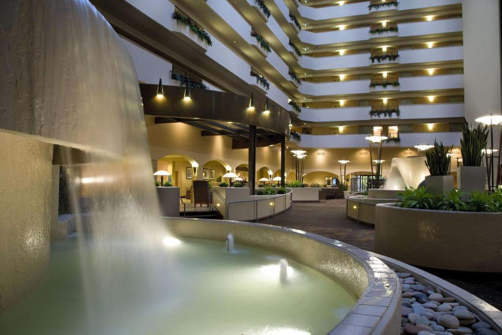 Embassy Suites by Hilton Kansas City International Airport photo 3