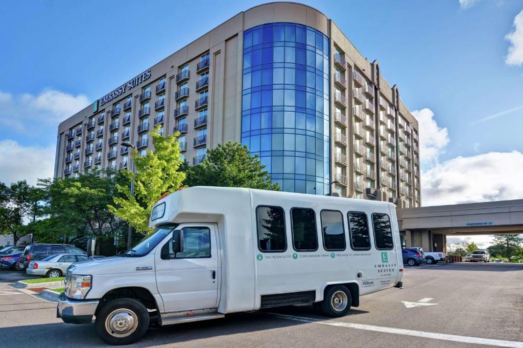Embassy Suites by Hilton Minneapolis Airport photo 2