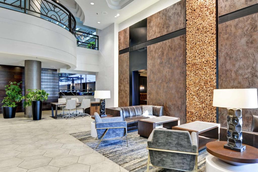 Embassy Suites by Hilton Minneapolis Airport photo 3