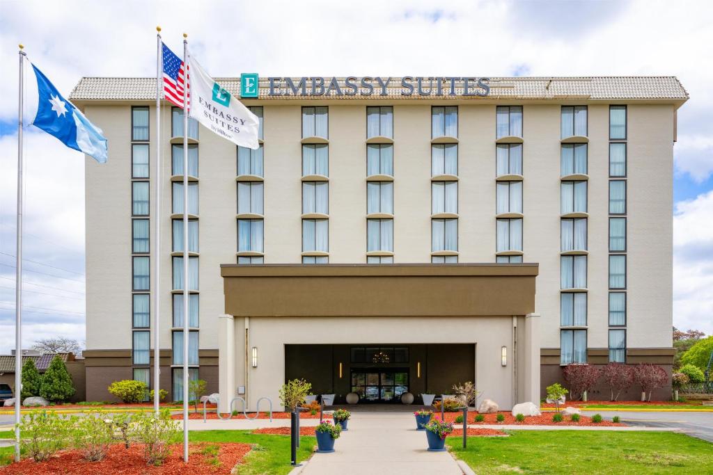 Embassy Suites by Hilton Minneapolis Bloomington Edina, photo 1