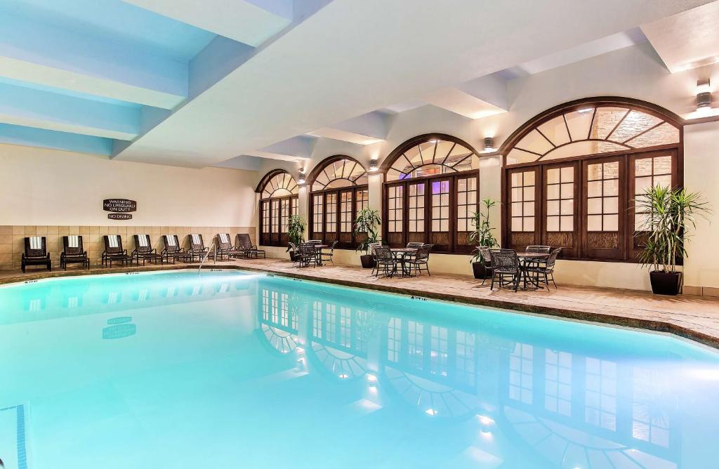 Embassy Suites by Hilton Nashville Airport photo 3