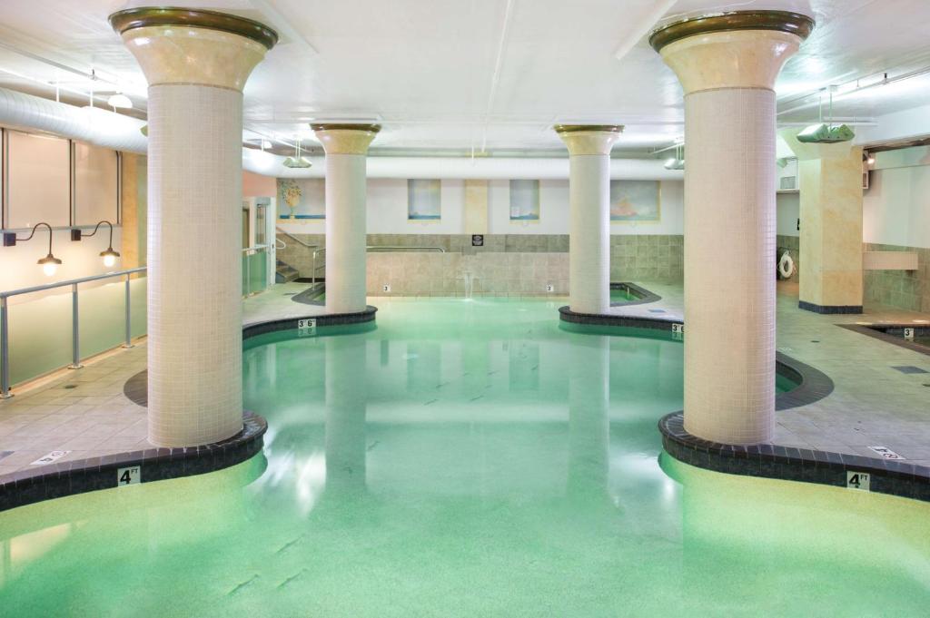 Embassy Suites by Hilton Portland Downtown photo 4