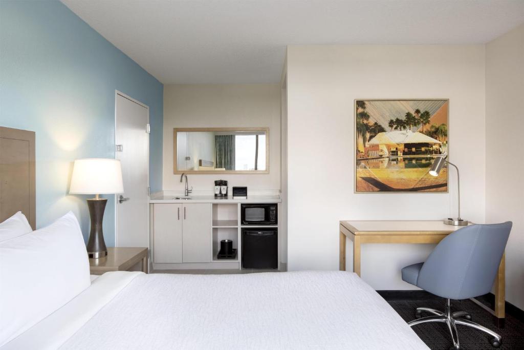 Embassy Suites by Hilton Tampa Airport Westshore photo 3