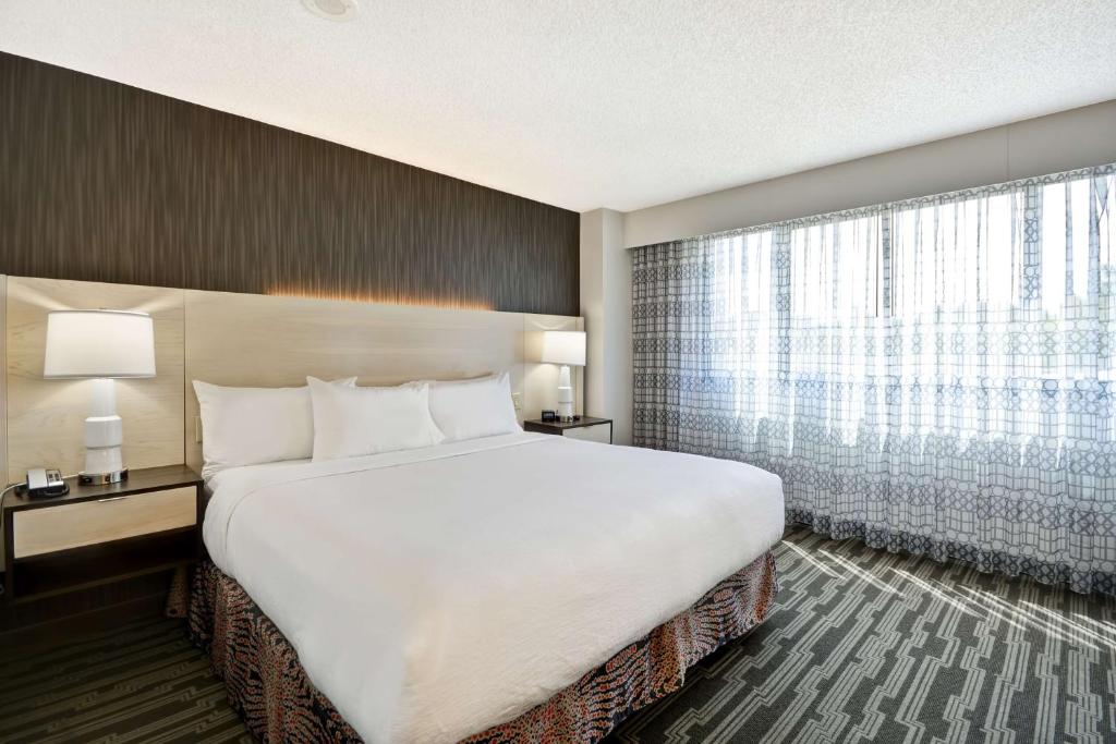 Embassy Suites Charlotte, photo 1