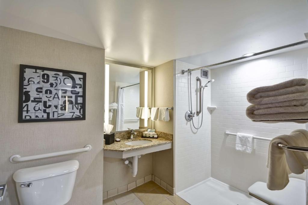 Embassy Suites Charlotte photo 3