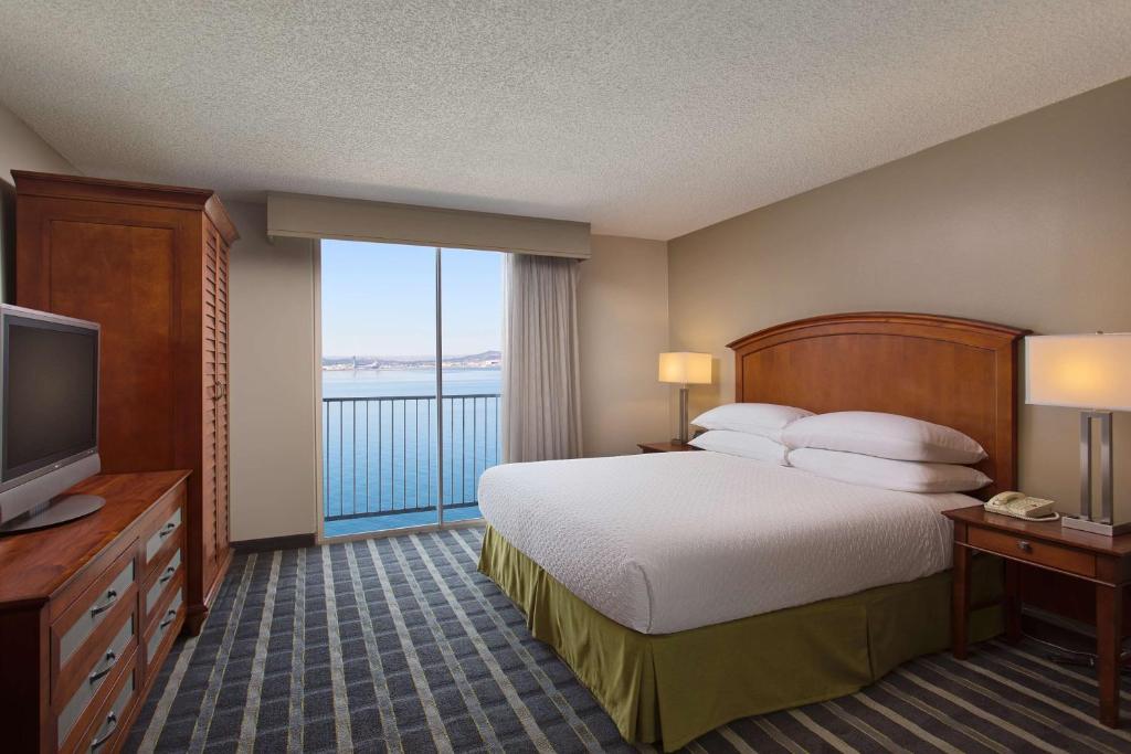Embassy Suites San Francisco Airport Waterfront photo 2