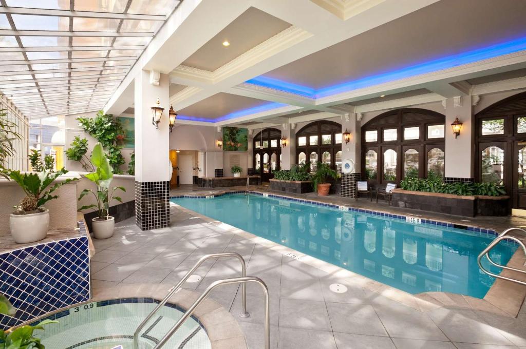 Embassy Suites San Francisco Airport Waterfront photo 4