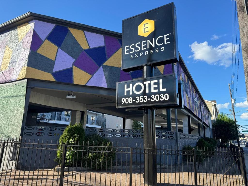 Essence Express Elizabeth EWR Airport, photo 1