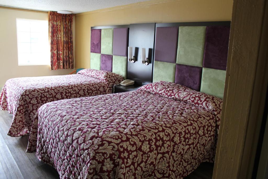 Executive Inn & Suites photo 2