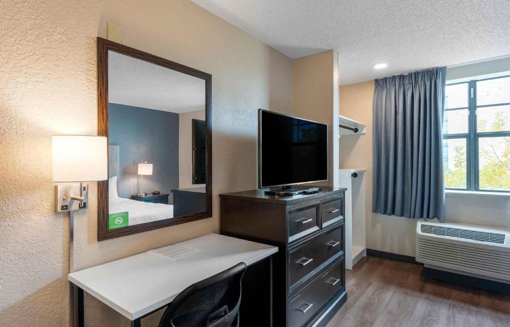 Extended Stay America Premier Suites - Miami - Airport - Doral - 87th Avenue South photo 3