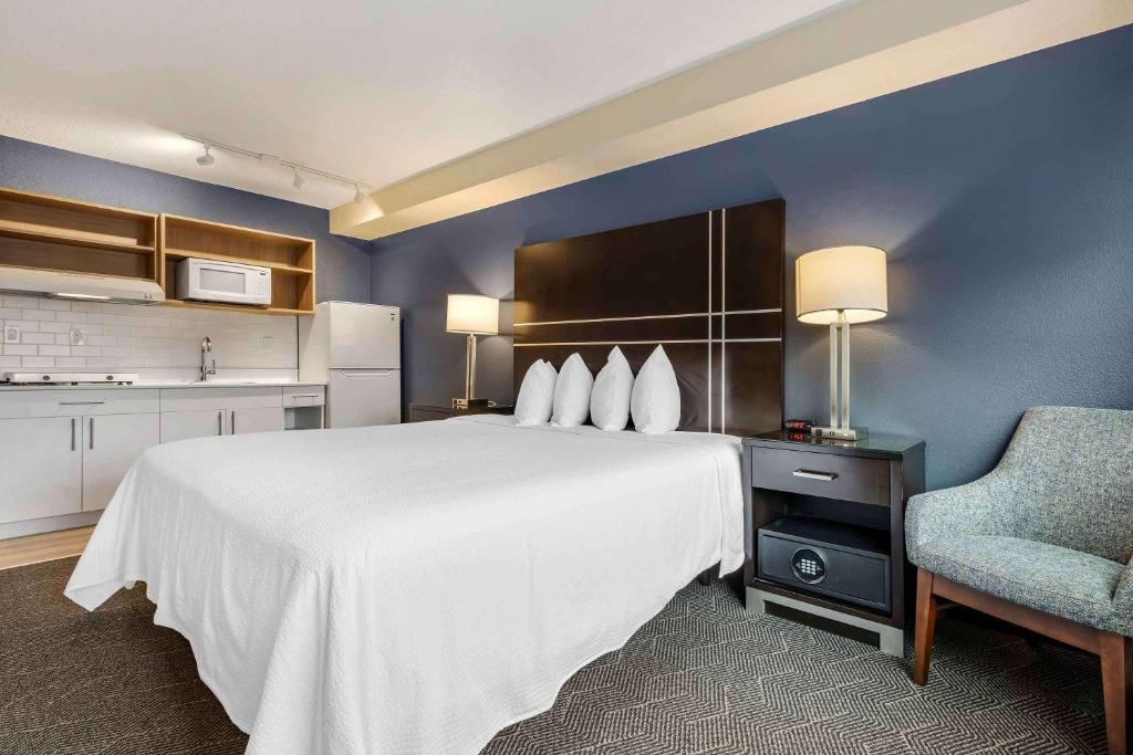 Extended Stay America Premier Suites - Portland - North photo 2
