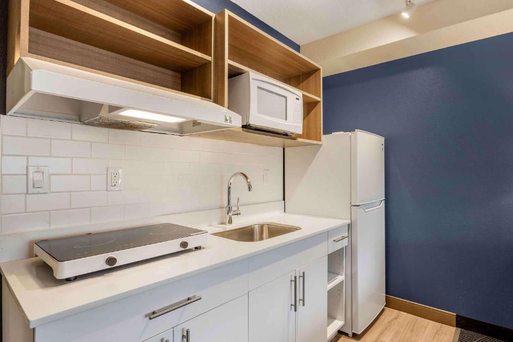 Extended Stay America Premier Suites - Portland - North photo 3