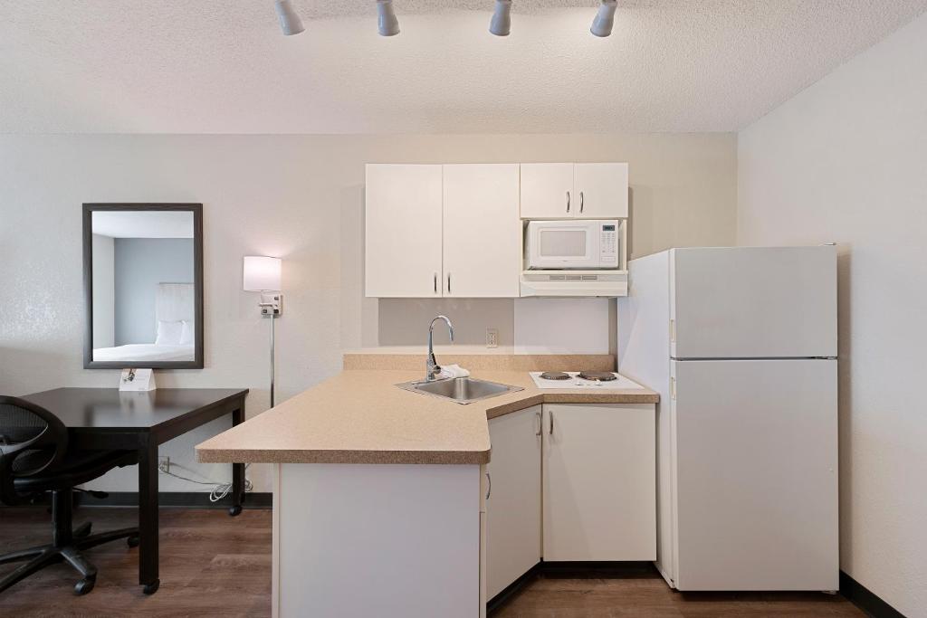 Extended Stay America Select Suites - Charlotte - Tyvola Rd photo 4