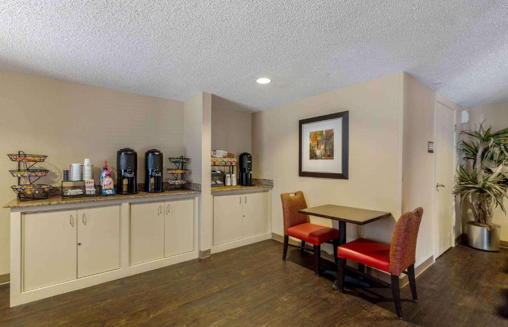 Extended Stay America Select Suites - Dallas - Las Colinas - Meadow Creek Dr photo 3