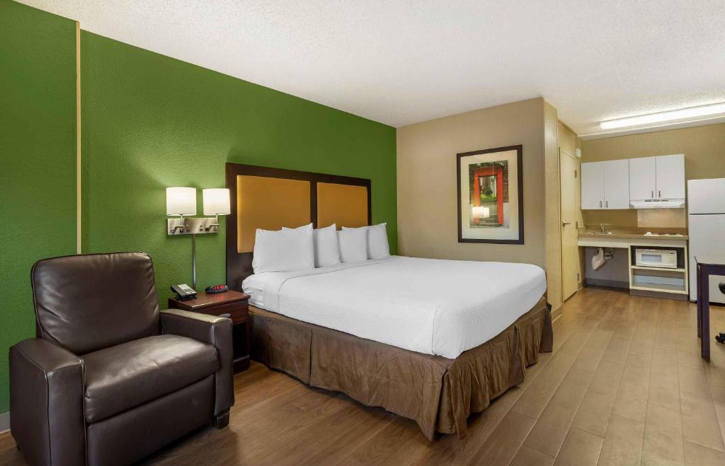 Extended Stay America Select Suites - Nashville - Airport photo 2