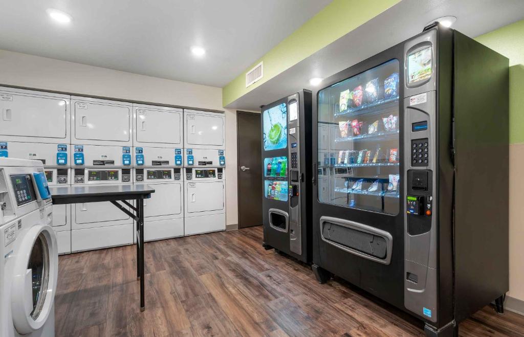 Extended Stay America Select Suites - Orlando - Airport photo 4