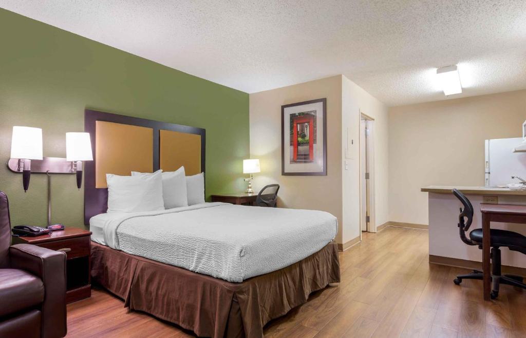 Extended Stay America Select Suites - Raleigh - RDU Airport photo 2
