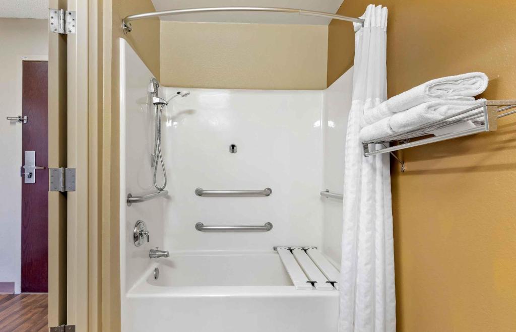 Extended Stay America Select Suites - Raleigh - RDU Airport photo 3
