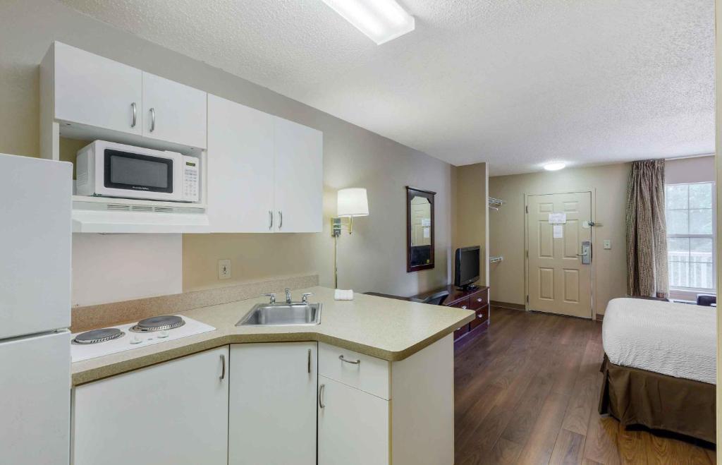 Extended Stay America Select Suites - Raleigh - RDU Airport photo 4