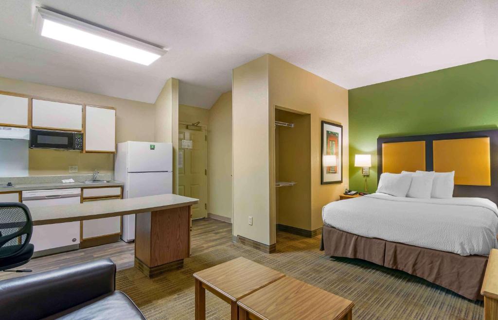 Extended Stay America Suites - Kansas City - Airport - Tiffany Springs photo 2