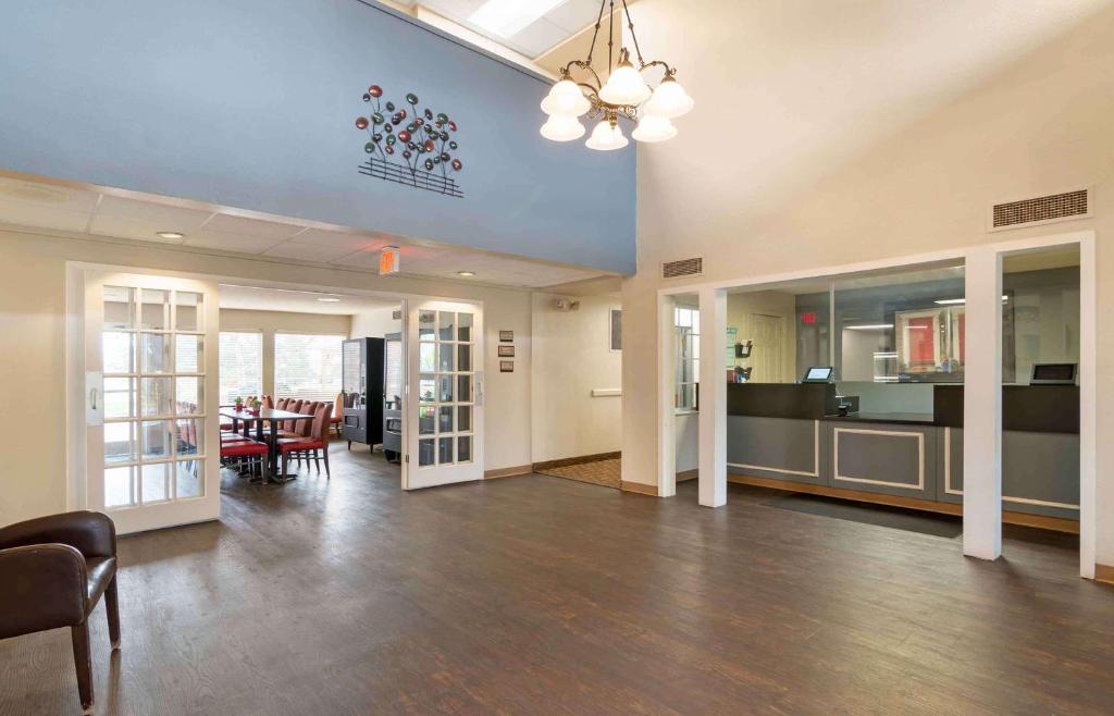 Extended Stay America Suites - Kansas City - Airport - Tiffany Springs photo 4