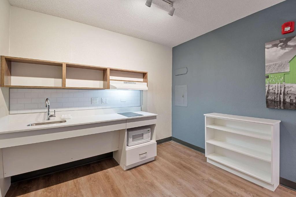 Extended Stay America Suites - Miami - Airport - Blue Lagoon photo 3
