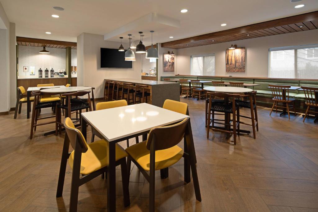 Fairfield by Marriott Inn & Suites Seattle Sea-Tac Airport photo 4
