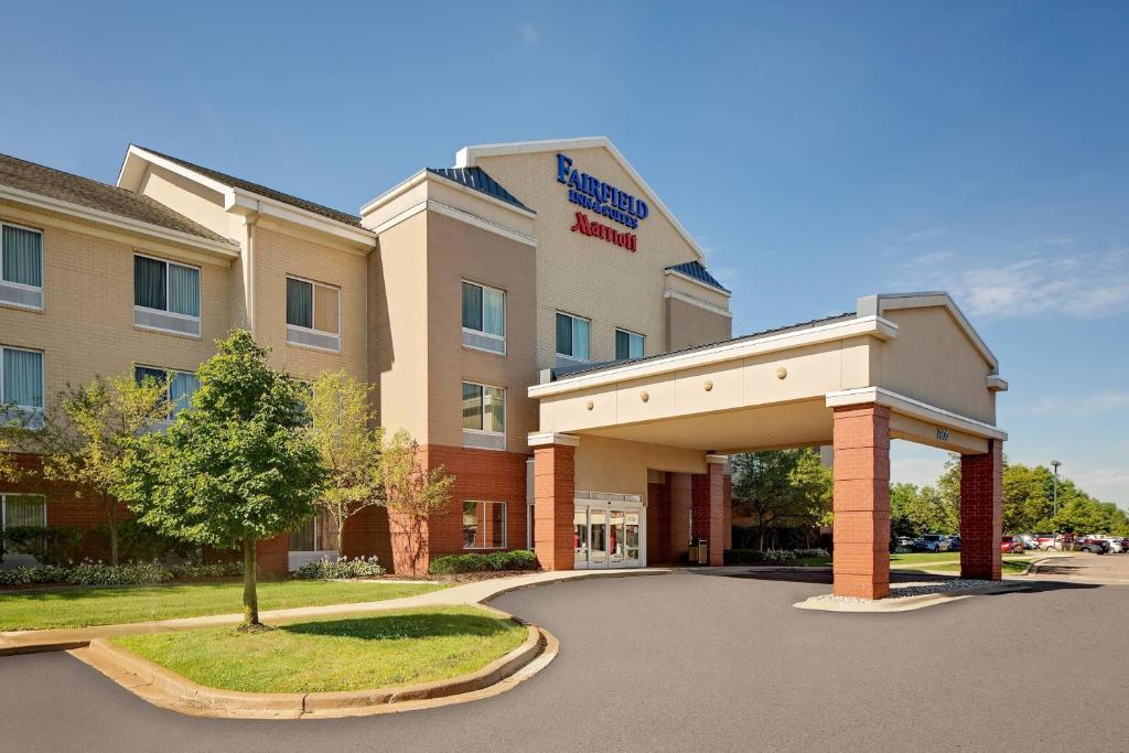 Fairfield Inn & Suites by Marriott Detroit Metro Airport Romulus, photo 1