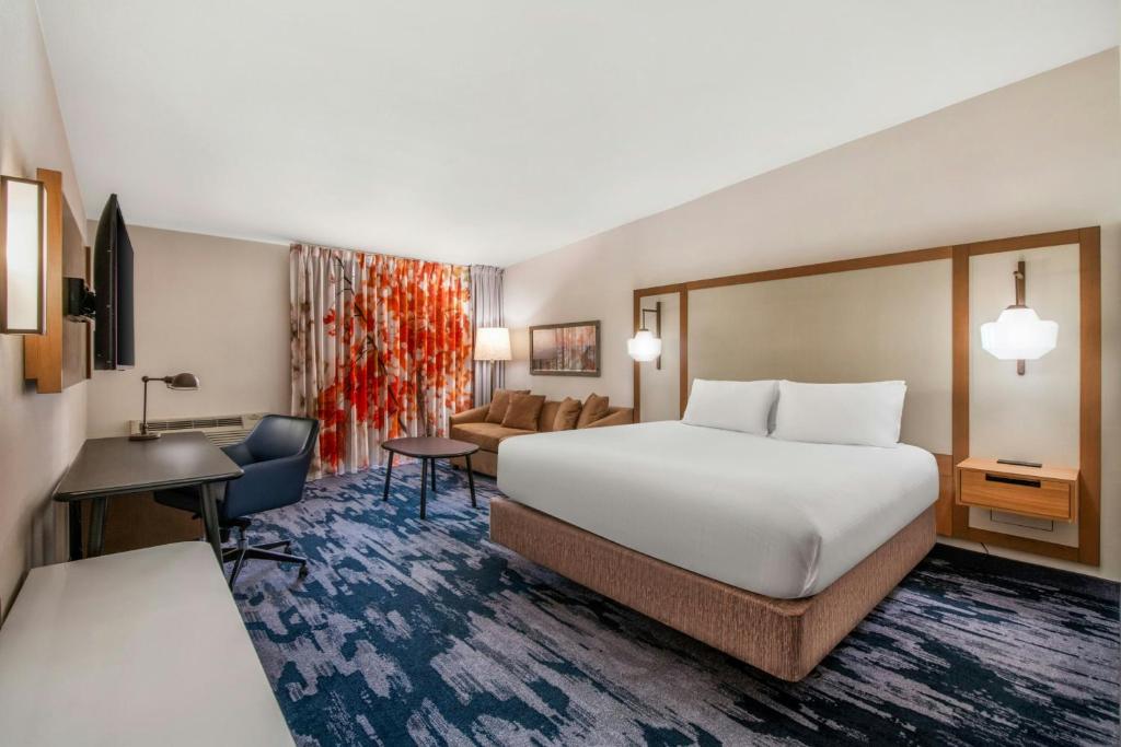 Fairfield Inn and Suites by Marriott San Jose Airport photo 2