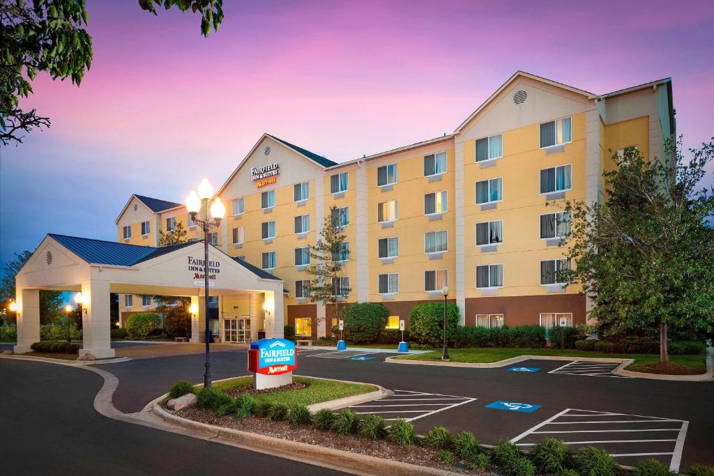 Fairfield Inn & Suites Chicago Midway Airport, photo 1