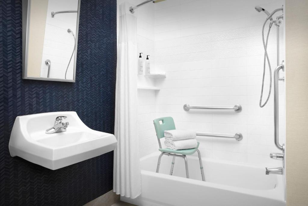 Fairfield Inn & Suites Dulles Airport photo 3