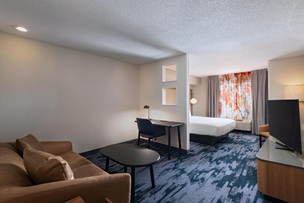Fairfield Inn & Suites Kansas City Airport photo 2