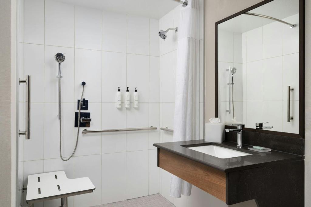 Fairfield Inn and Suites Sacramento Airport Natomas photo 3