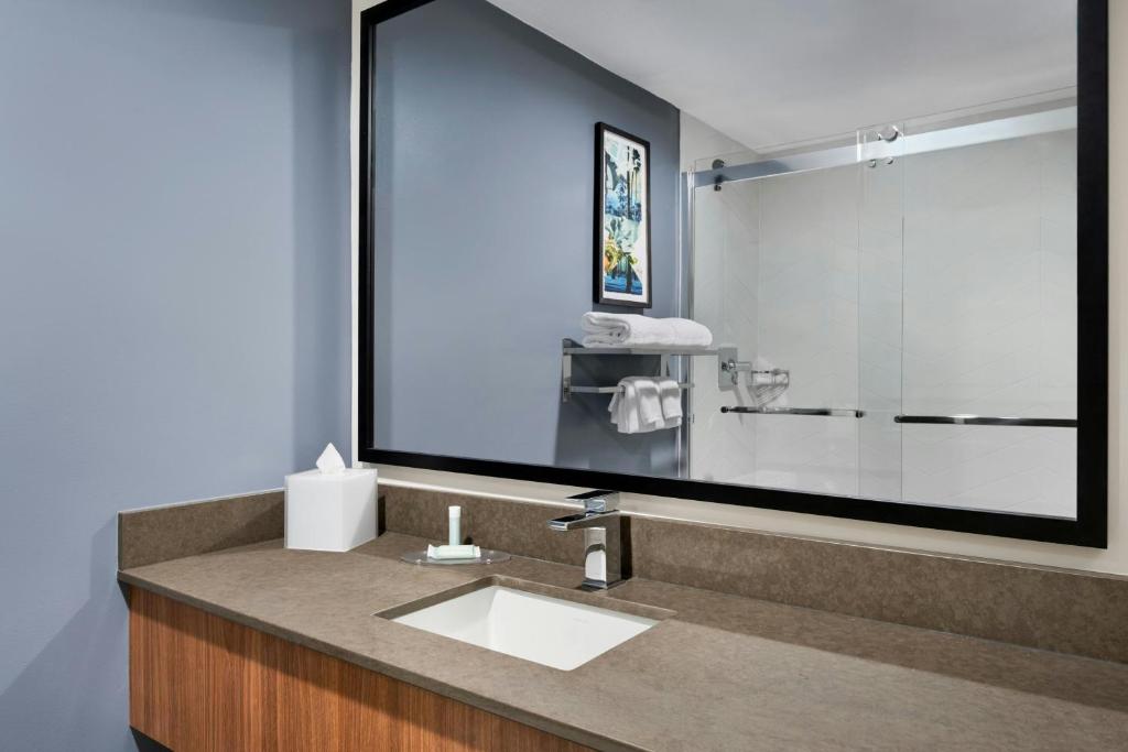 Fairfield Inn & Suites San Diego Old Town photo 3
