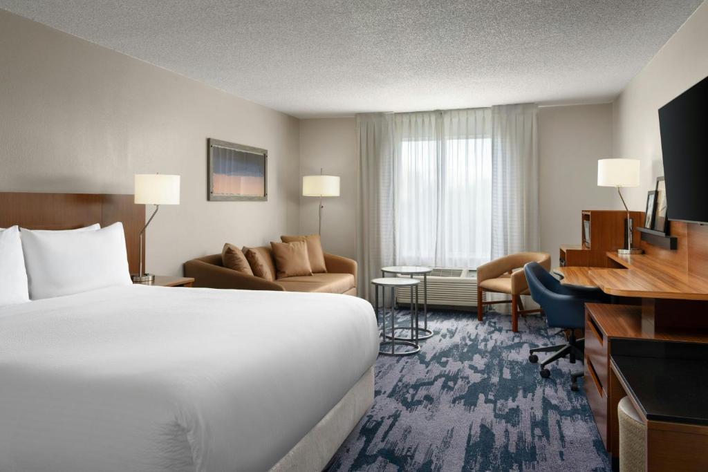Fairfield Inn Orlando Airport photo 2