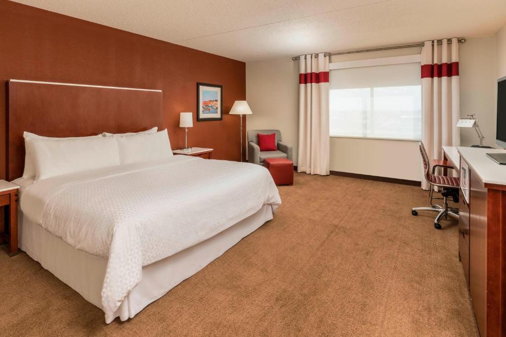 Four Points by Sheraton Boston Logan Airport Revere photo 2