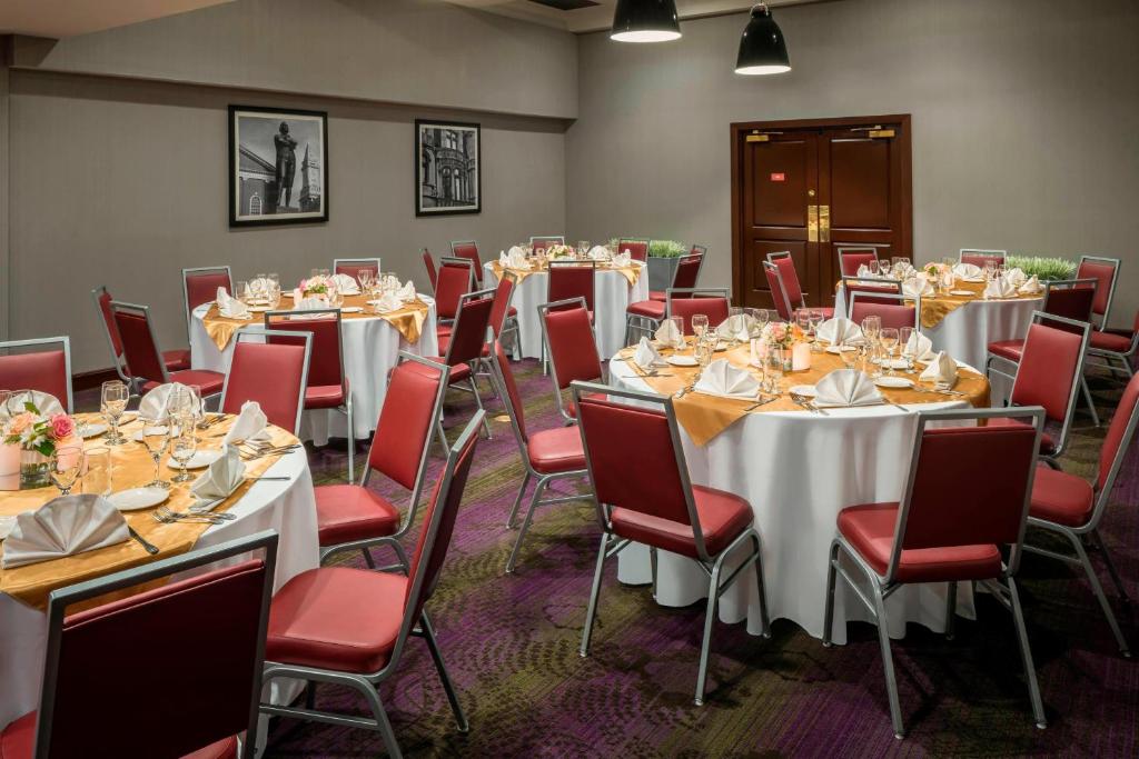 Four Points by Sheraton Boston Logan Airport Revere photo 4