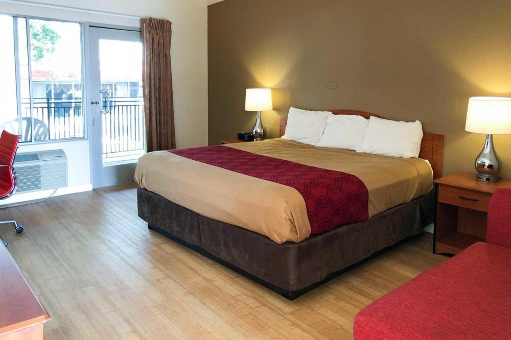 Garden Inn & Suites Oakland Airport, photo 1