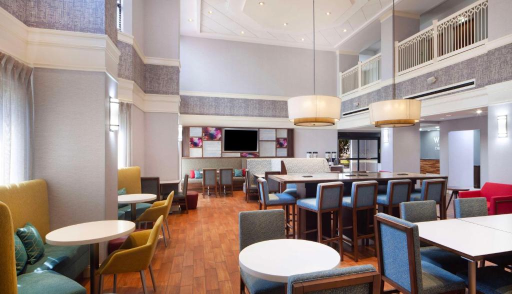 Hampton Inn & Suites-Atlanta Airport North-I-85 photo 3