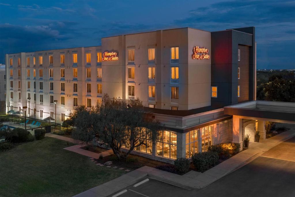 Hampton Inn & Suites-Austin Airport photo 2