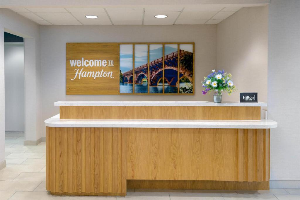 Hampton Inn & Suites-Austin Airport photo 3